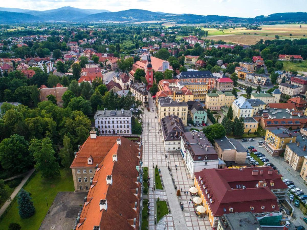 Apartament W Cieplicach Deluxe Jelenia Góra Exteriör bild